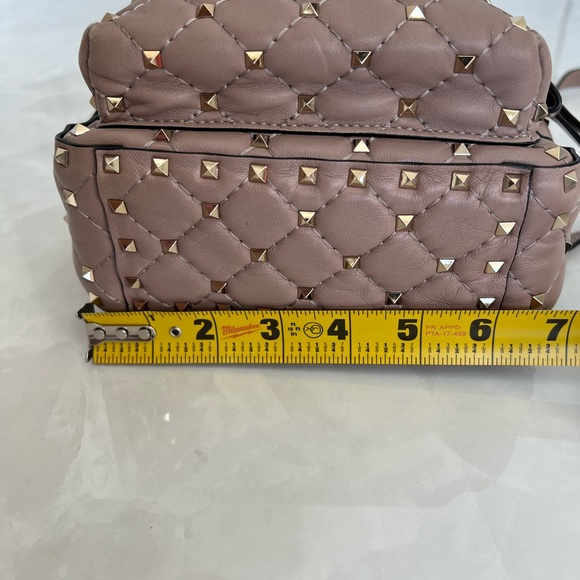 VALENTINO GARAVANI
Nappa Quilted Mini Rockstud Spike Backpack Poudre - Picture 15 of 16